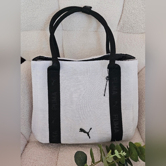 Puma hand-carry/shoulder white tote bag! - Picture 9 of 9